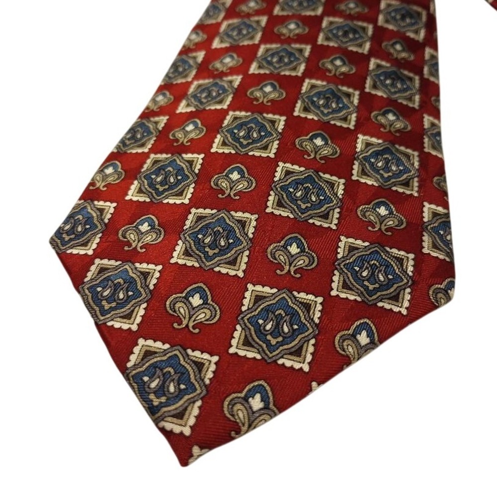 Van Heusen 417 Silk Mens Red Blue Gold Geometric Pattern Classic Neck Tie - Picture 2 of 3